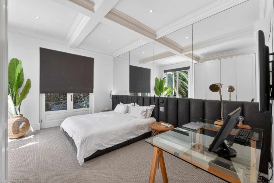 5 Bedroom Property for Sale in Fresnaye Western Cape